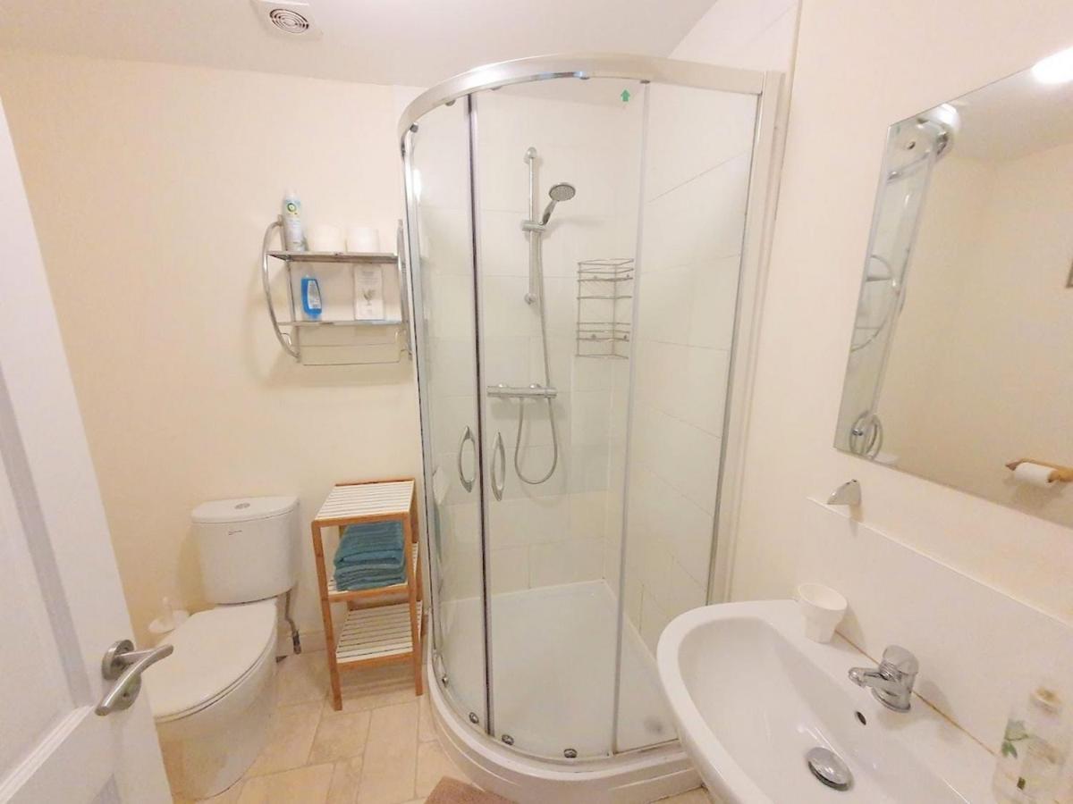Bassett Flat With 2 Bedrooms And Superfast Wi-Fi Sittingbourne Dış mekan fotoğraf