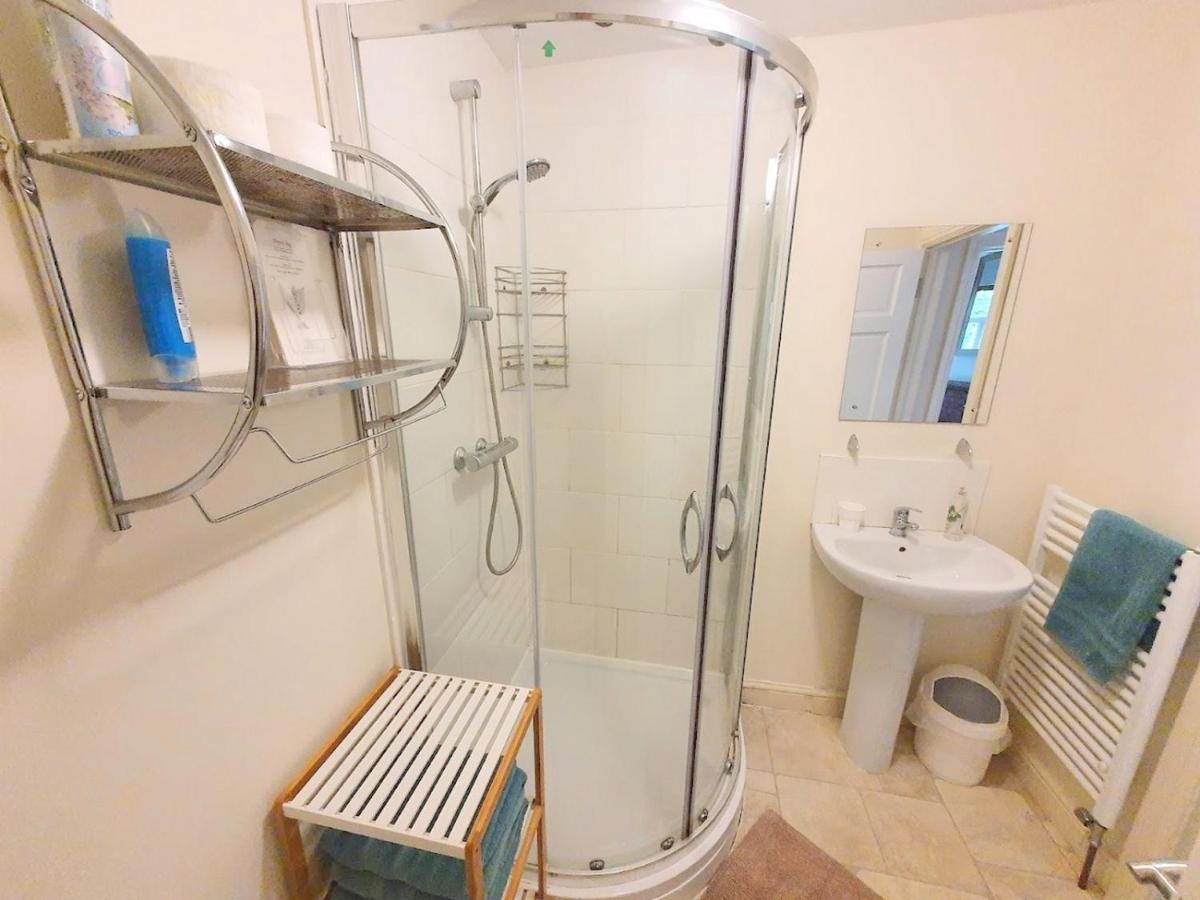 Bassett Flat With 2 Bedrooms And Superfast Wi-Fi Sittingbourne Dış mekan fotoğraf