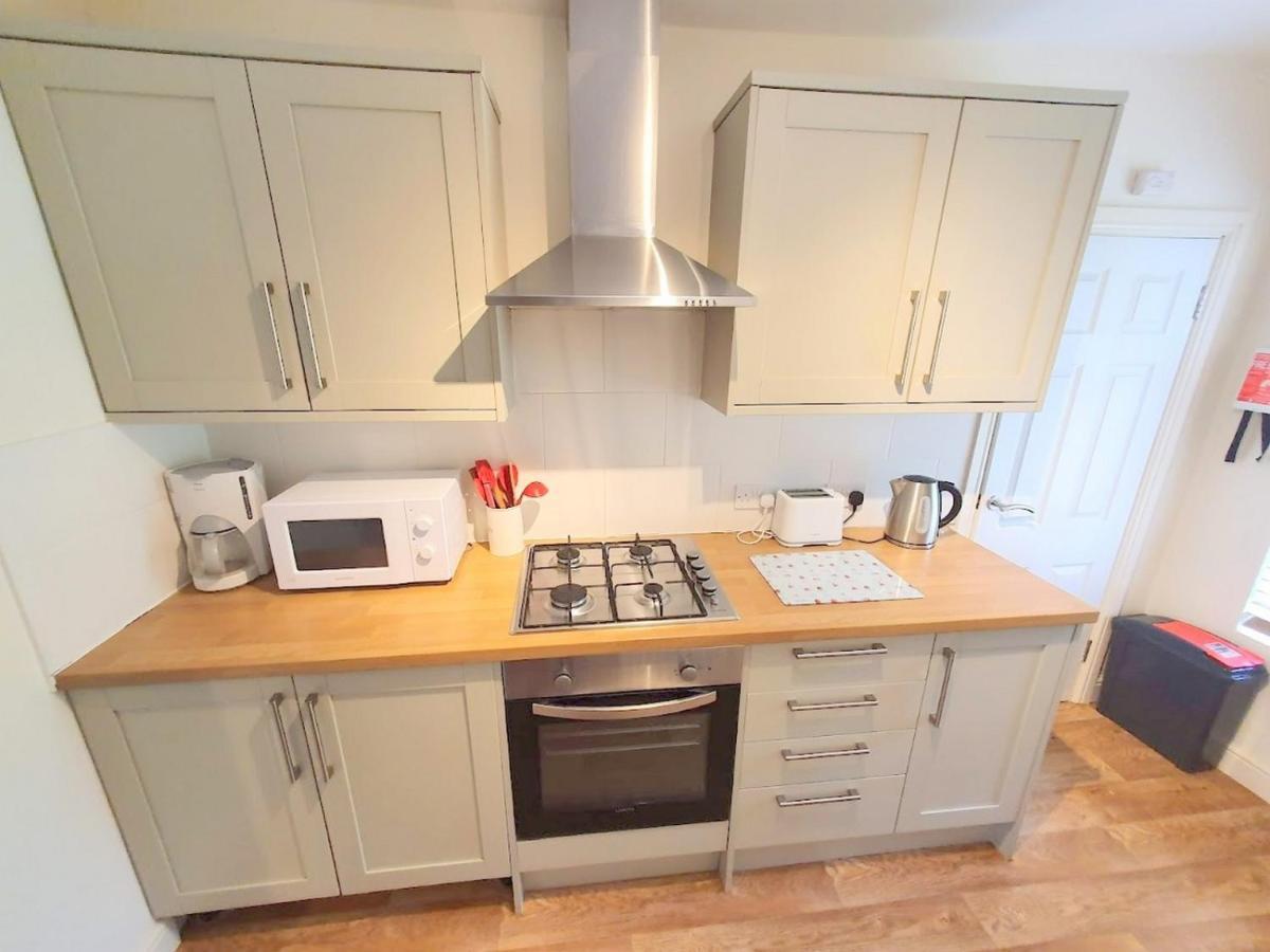 Bassett Flat With 2 Bedrooms And Superfast Wi-Fi Sittingbourne Dış mekan fotoğraf