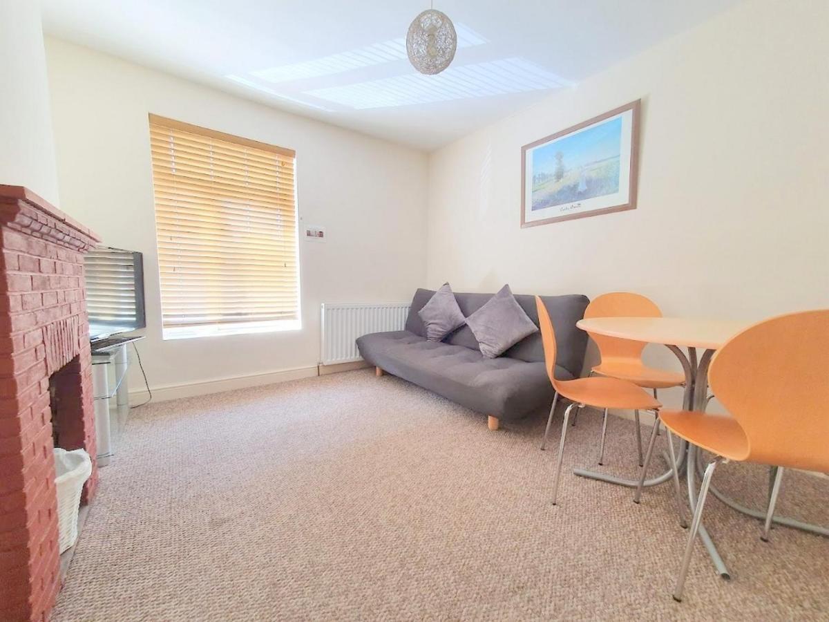 Bassett Flat With 2 Bedrooms And Superfast Wi-Fi Sittingbourne Dış mekan fotoğraf