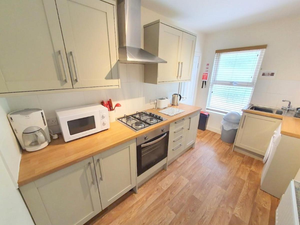 Bassett Flat With 2 Bedrooms And Superfast Wi-Fi Sittingbourne Dış mekan fotoğraf