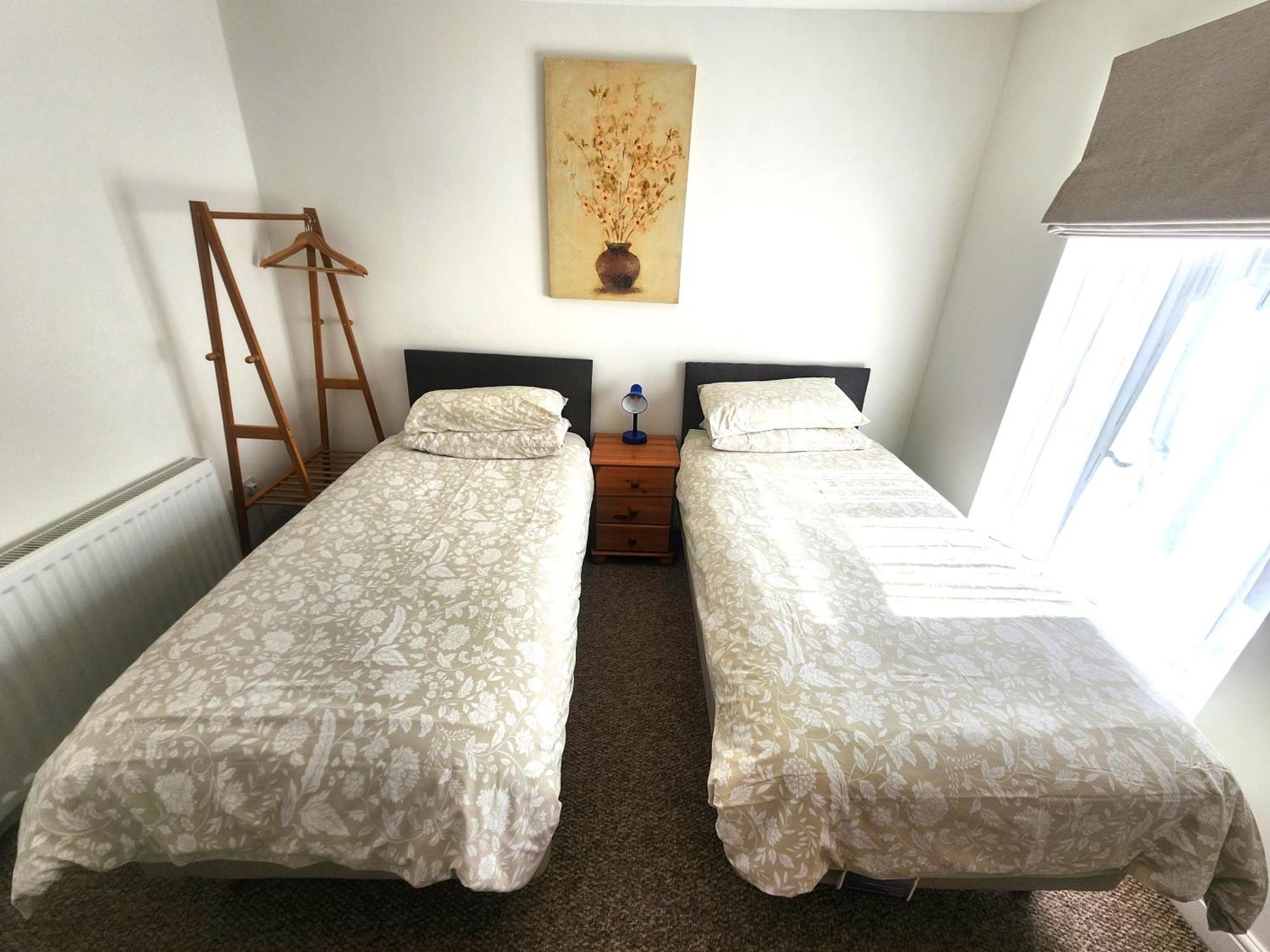 Bassett Flat With 2 Bedrooms And Superfast Wi-Fi Sittingbourne Dış mekan fotoğraf